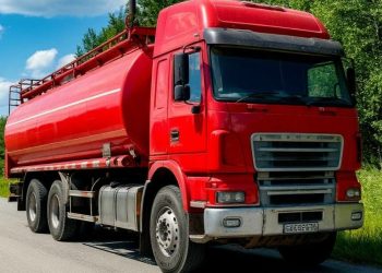 Дроны атаковали автобус и заправку: серия атак на ЛНР Дроны атаковали автобус и заправку: серия атак на ЛНР
