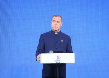 Стихийный рынок на светловской площади в Каховке подвергся обстрелу Стихийный рынок на светловской площади в Каховке подвергся обстрелу