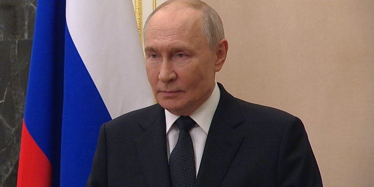 От Ушакова до спецоперации: Владимир Путин воздал должное военным морякам