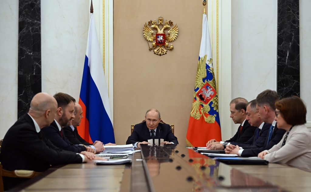 Путин о топливных вызовах: Проблемы временны, фундамент экономики прочен Путин о топливных вызовах: Проблемы временны, фундамент экономики прочен
