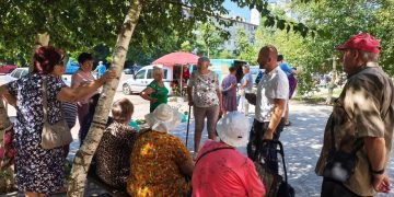 Стихийный рынок на светловской площади в Каховке подвергся обстрелу