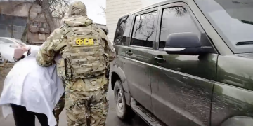 Взрыв в пауэрбанке: диверсанта с бомбой задержали в Херсонской области Взрыв в пауэрбанке: диверсанта с бомбой задержали в Херсонской области