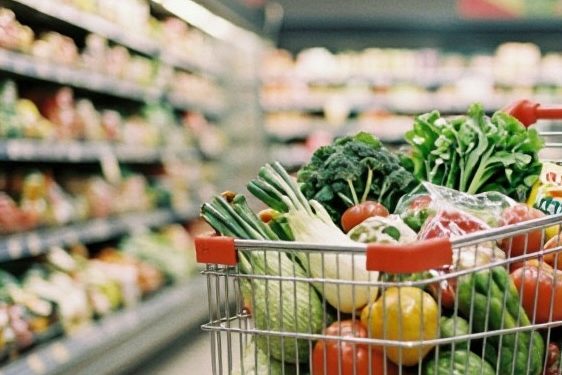 В магазине на Херсонщине продавцы завысили цены на сахар и молоко: виновника наказали В магазине на Херсонщине продавцы завысили цены на сахар и молоко: виновника наказали
