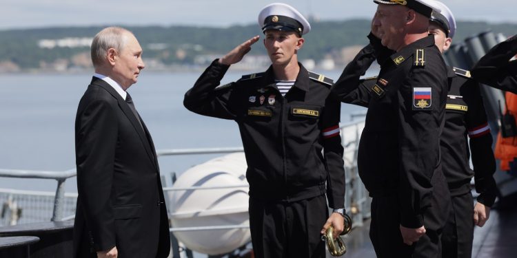 Россия ответит на пиратство там, где сочтёт нужным: Путин дал поручение после учений Тихоокеанского флота