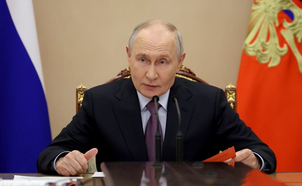 Путин оценил масштабы стройки: миллионы квадратов жилья и десятки застройщиков в Донбассе Путин оценил масштабы стройки: миллионы квадратов жилья и десятки застройщиков в Донбассе