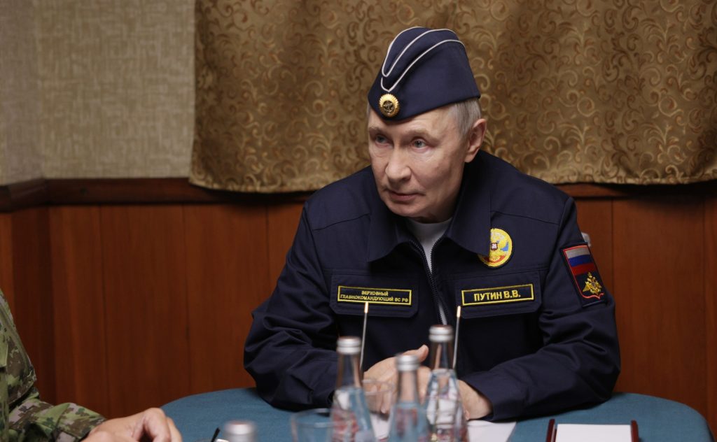 На дальнем рубеже: Путин призвал усилить безопасность восточных границ России На дальнем рубеже: Путин призвал усилить безопасность восточных границ России