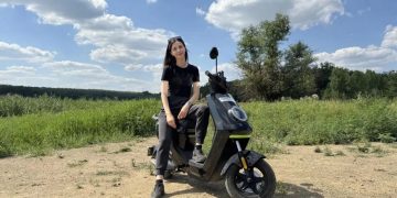 Проветрить голову на электроскутере: как донецкий блогер Яна Брусенцова открывает свой город заново Проветрить голову на электроскутере: как донецкий блогер Яна Брусенцова открывает свой город заново