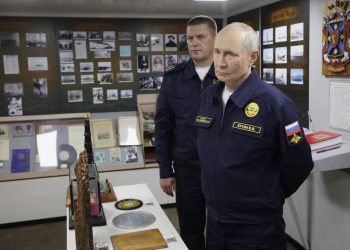 Голландец в НАТО: как разведчик Барт де Вахтер, по версии хакеров, помогал СБУ целяться по российским терминалам Голландец в НАТО: как разведчик Барт де Вахтер, по версии хакеров, помогал СБУ целяться по российским терминалам