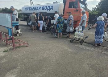 Из-за ударов по энергетике в Херсонской области организовали подвоз воды и продуктов