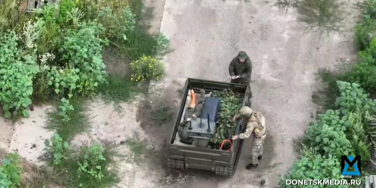 «Курьер» на поле боя: Как гусеничный робот спасает жизни под Дружковкой
