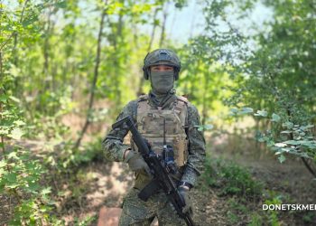Живая память и красные клены: как Донбасс отметил годовщину возвращения домой