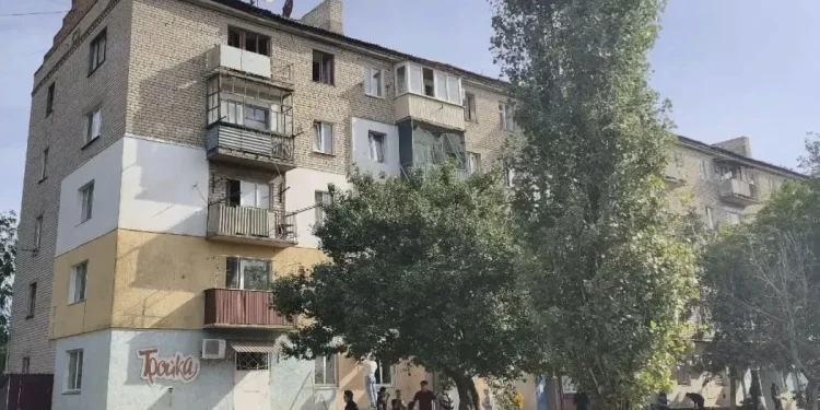 Война без границ: подростки погибли под обломками кафе после удара беспилотника Война без границ: подростки погибли под обломками кафе после удара беспилотника