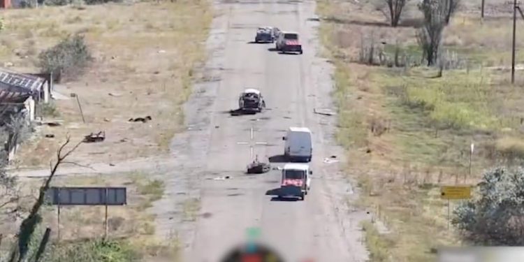 Колонна спасения под огнем: как дроны атаковали гуманитарный груз для жителей Алешек
