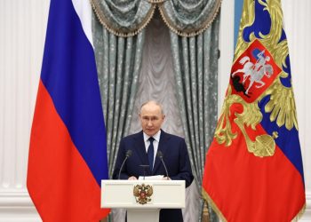 Живая память и красные клены: как Донбасс отметил годовщину возвращения домой