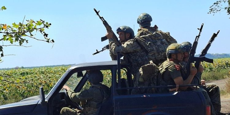 Бой за дом: как наши войска зажимают ВСУ в два кармана под Ореховом и громят элитные части на других направлениях