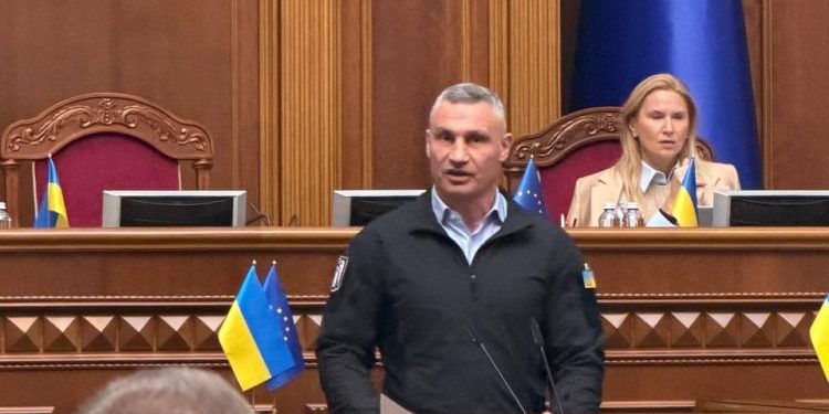 Битва за Киев: Зеленский обвинил Кличко в провале подготовки к зиме, разгорается политическая схватка